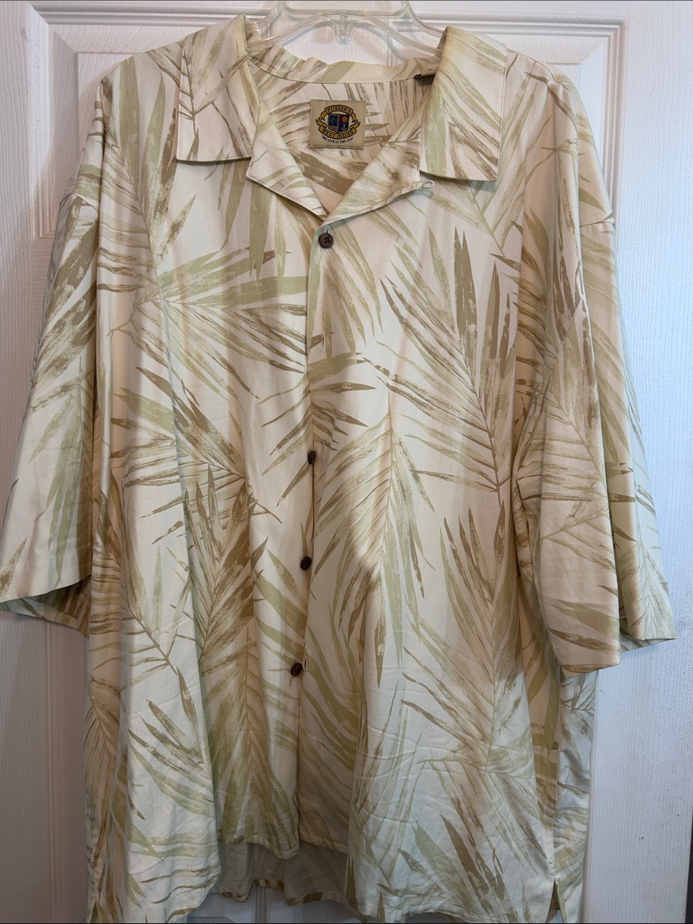 Casual Palm-Print Button-Down Shirt in Cream & Sage